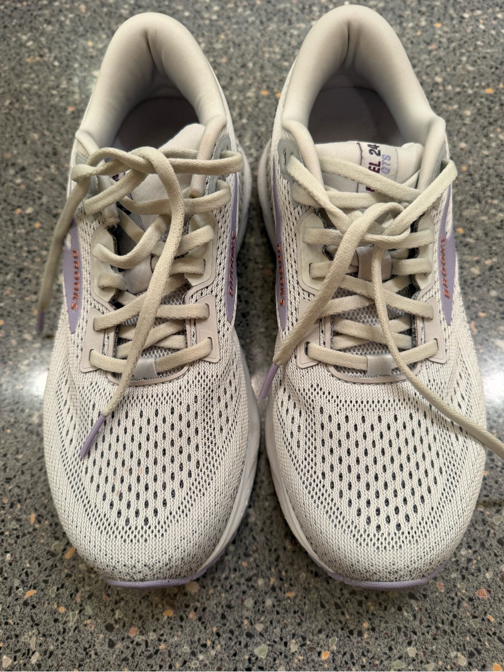 Brooks Women's Ariel GTS24 Cream Running Shoes with Lavender Accents